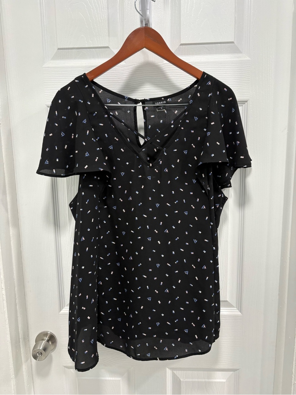 torrid Black Flutter Sleeve V-Neck Blouse with White and Light Blue Print